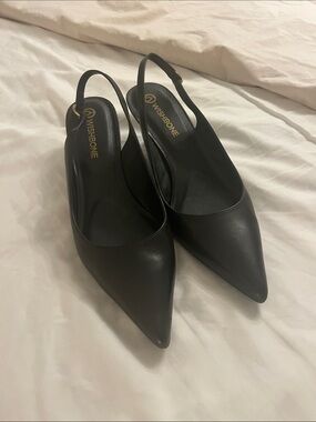Wishbone (Browns brand) Black Pointed Slingback kitten heels